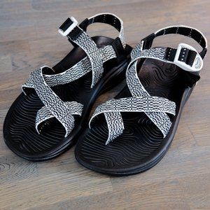 LIKE NEW Chaco Z/Volv 2, Black and White, Size 8